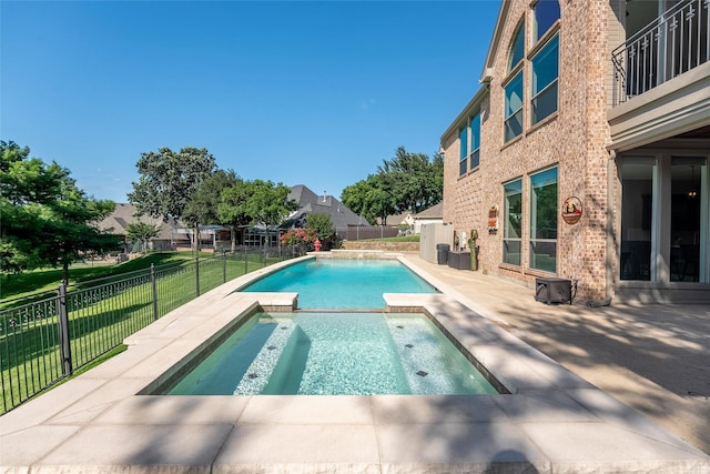 2 Pond View Ct, Mansfield, TX 76063 - view of swimming pool featuring a fenced backyard, a pool with connected hot tub, and a patio area