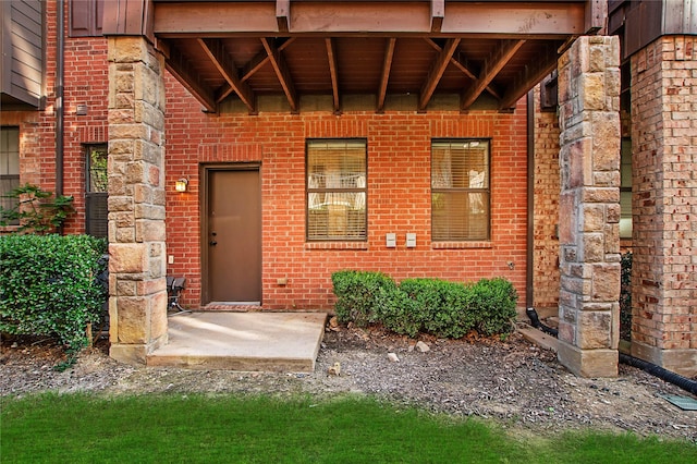 1511 Biltmore Ln, Irving, TX 75063 - doorway to property with brick siding