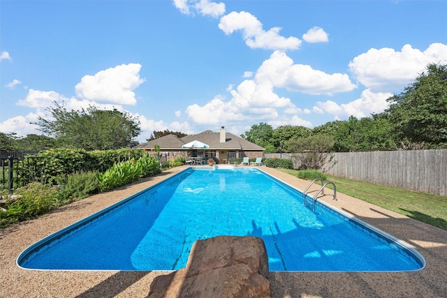 705 Tahoe Trail Dr, Hewitt, TX 76643 - view of swimming pool featuring a fenced backyard