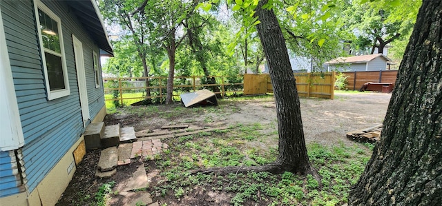 940 W 7th St, Dallas, TX 75208 - view of fenced backyard