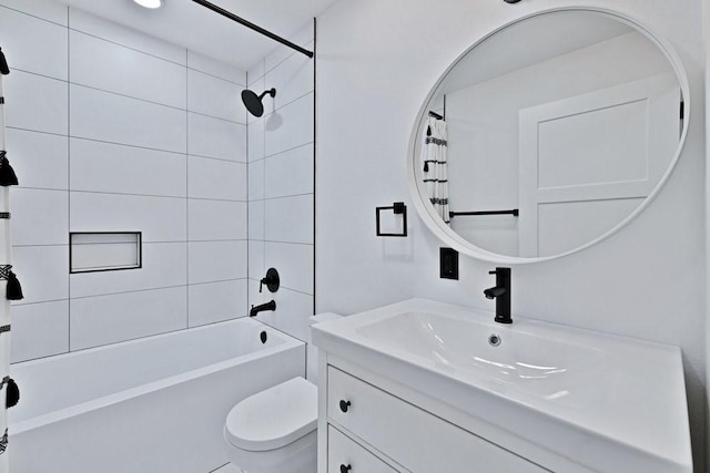 1104 Holiday Dr, Tool, TX 75143 - full bath featuring vanity and bathing tub / shower combination