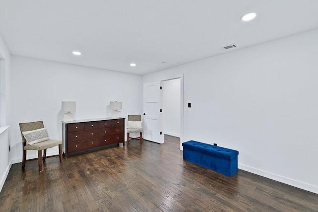 1104 Holiday Dr, Tool, TX 75143 - living area with dark wood-type flooring and recessed lighting