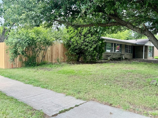 3633 Flamingo Way, Mesquite, TX 75150 - view of yard