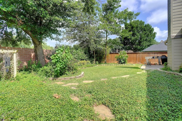 448 Shade Tree Cir, Hurst, TX 76054 - view of fenced backyard