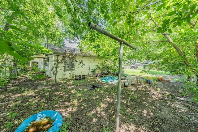 1106 Sunnyvale Dr, Arlington, TX 76010 - view of yard