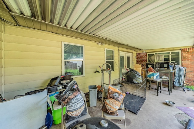 1106 Sunnyvale Dr, Arlington, TX 76010 - view of patio / terrace