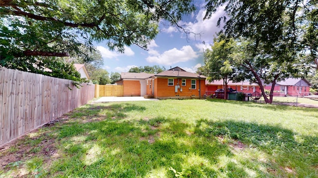 615 Royal Crest Dr, Mesquite, TX 75149 - view of fenced backyard
