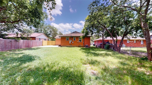 615 Royal Crest Dr, Mesquite, TX 75149 - view of fenced backyard