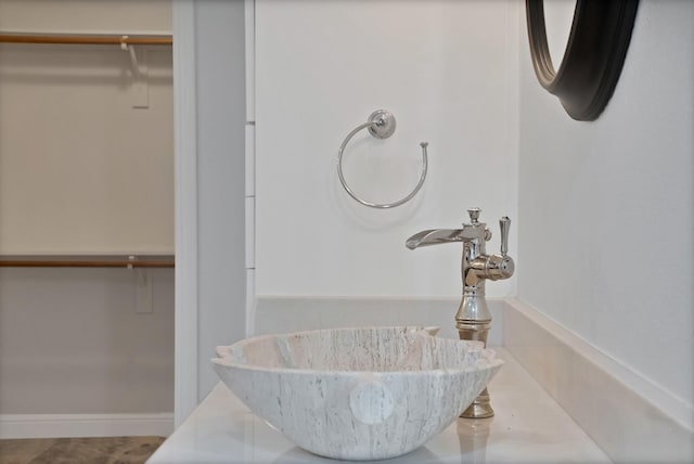 4418 Spring Garden Dr, Arlington, TX 76016 - bathroom featuring a spacious closet