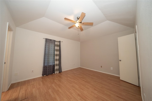 1825 E Shore Dr, Dallas, TX 75217 - empty room with light wood finished floors, a ceiling fan, and lofted ceiling