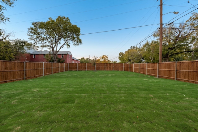 1403 Pueblo St, Dallas, TX 75212 - view of fenced backyard