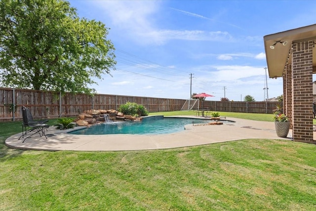 2213 Therese Dr, Waco, TX 76712 - view of swimming pool featuring a patio area and a fenced backyard