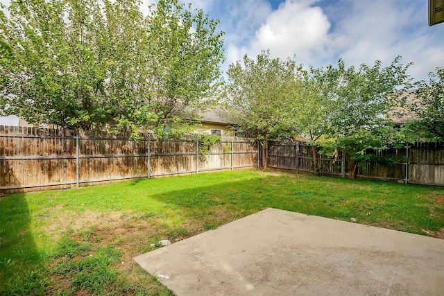 5831 Melanie Ct, Fort Worth, TX 76131 - fenced backyard featuring a patio area