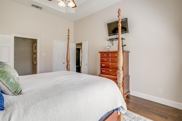 107 Sundance Ct, Hudson Oaks, TX 76087 - bedroom with wood finished floors and ceiling fan