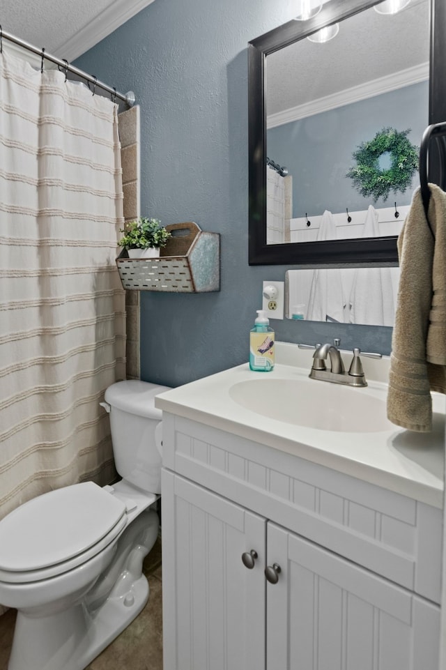 5807 Shady Hill Ln, Arlington, TX 76016 - bathroom featuring ornamental molding, vanity, a textured ceiling, a textured wall, and curtained shower