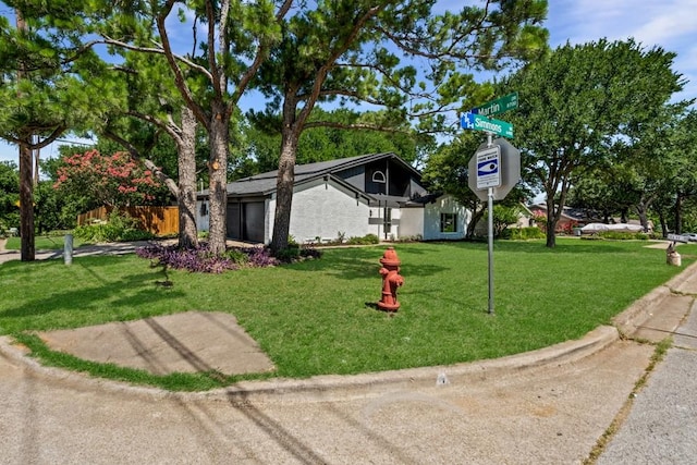 6401 Simmons Rd, North Richland Hills, TX 76182 - view of front of property featuring a front yard