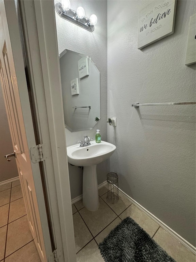 2100 Leandra Ln, Fort Worth, TX 76131 - bathroom featuring tile patterned flooring