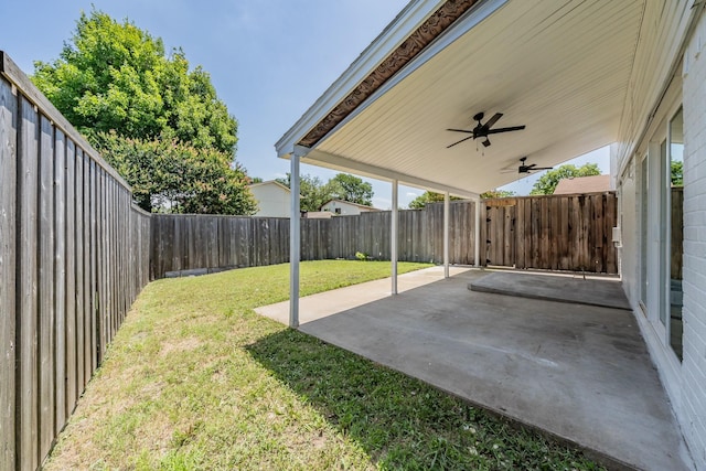 3509 Brook Glen Dr, Garland, TX 75044 - fenced backyard featuring a patio area and a ceiling fan