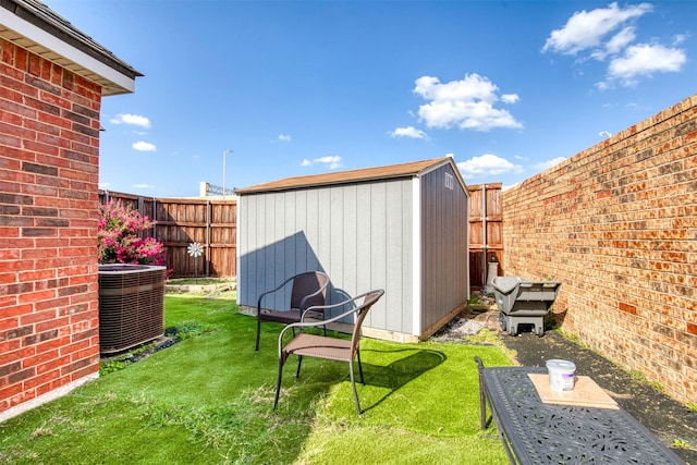 3104 Park Garden Pl, Richardson, TX 75082 - fenced backyard featuring a shed