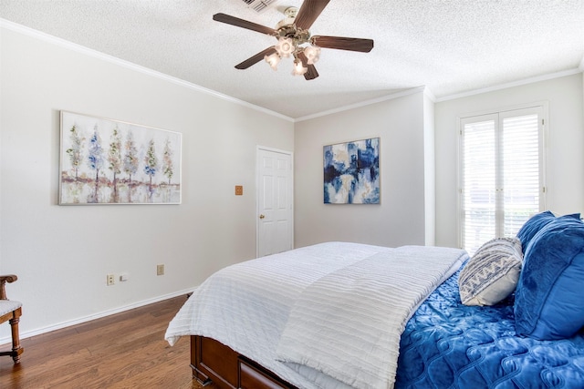 3104 Park Garden Pl, Richardson, TX 75082 - bedroom featuring wood finished floors, ornamental molding, a textured ceiling, and ceiling fan