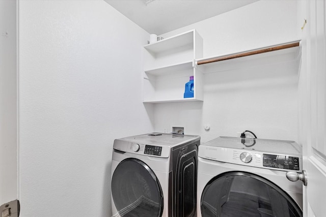 813 Evergreen St, Princeton, TX 75407 - laundry area featuring washer and clothes dryer