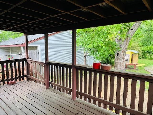 106 Lawrence Ave, Terrell, TX 75160 - view of wooden terrace
