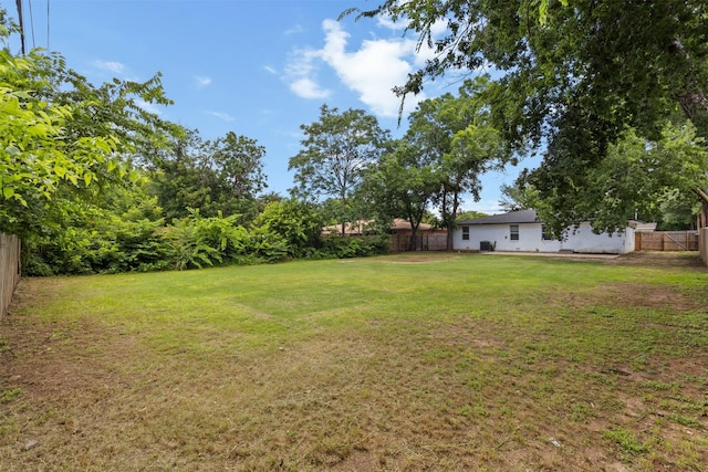 1035 Warden St, Benbrook, TX 76126 - view of fenced backyard