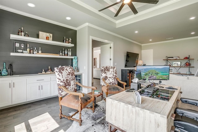 720 Glade Park Ct, Azle, TX 76020 - living room featuring bar, light wood-type flooring, a ceiling fan, ornamental molding, and recessed lighting