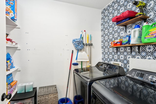 6724 Meadow Way Ln, Fort Worth, TX 76179 - washroom with washing machine and clothes dryer