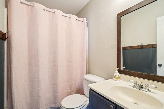 6724 Meadow Way Ln, Fort Worth, TX 76179 - bathroom with vanity and curtained shower