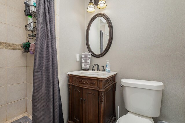 621 New Market Rd, Mesquite, TX 75149 - full bath featuring tiled shower and vanity
