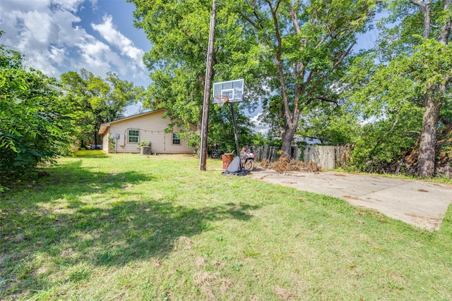 318 E Chestnut St, Denison, TX 75021 - view of yard