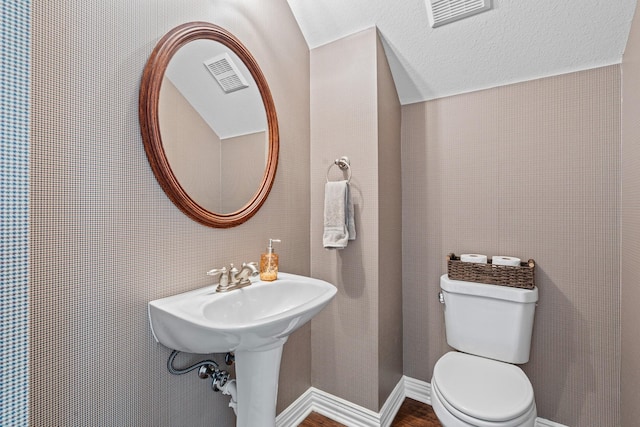 1904 Yarmouth Ct, Mansfield, TX 76063 - bathroom with toilet and a textured ceiling