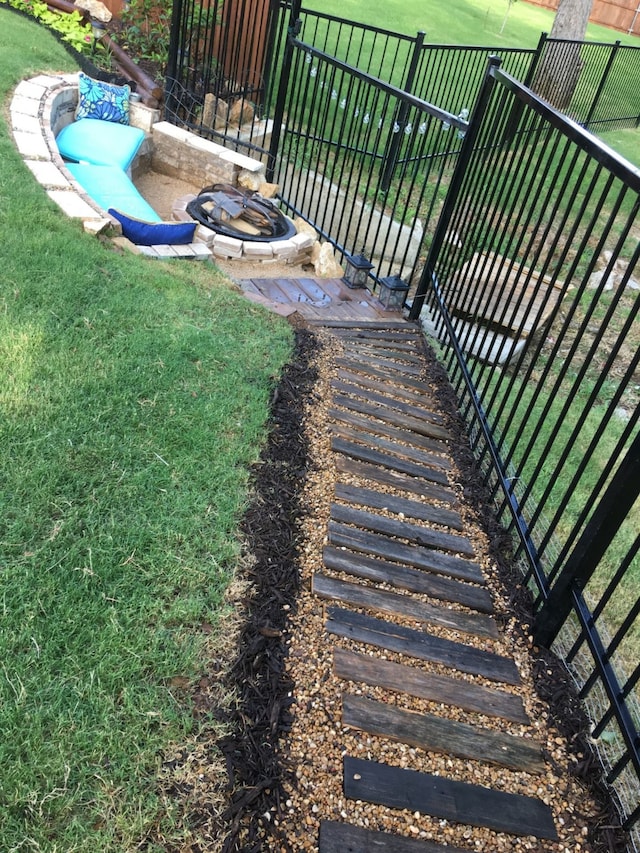 605 Pine Island Cir, Mansfield, TX 76063 - view of yard