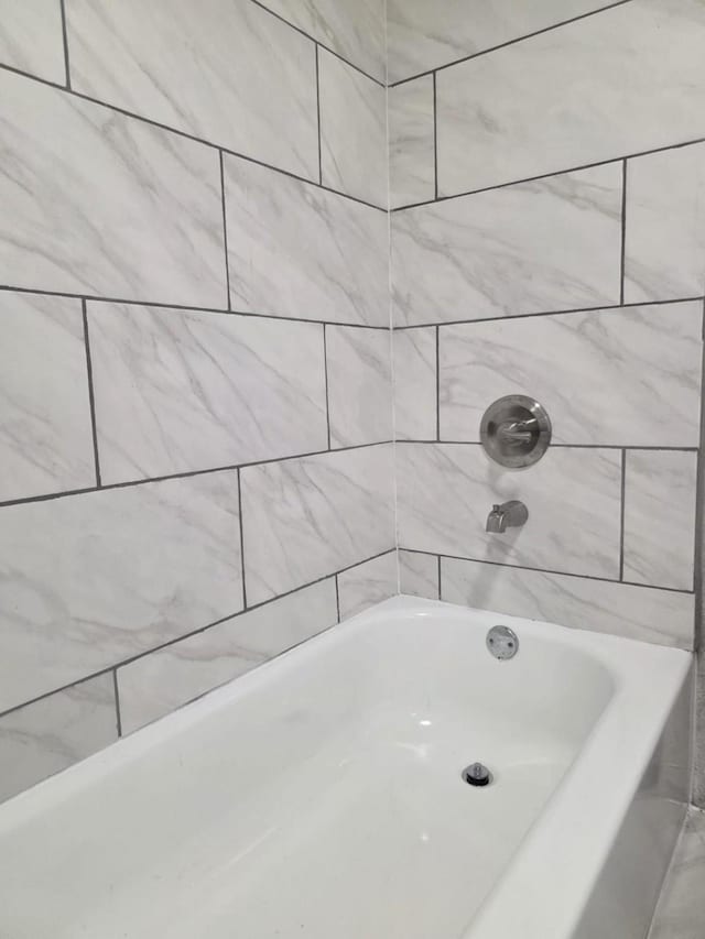 1513 Skyline Dr, River Oaks, TX 76114 - view of bathroom