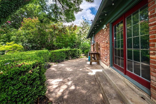 5912 Whitman Ave, Fort Worth, TX 76133 - view of patio / terrace