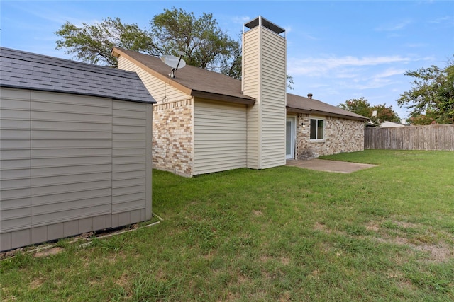 1007 Elk Grove Dr, Richardson, TX 75081 - view of yard featuring an outbuilding
