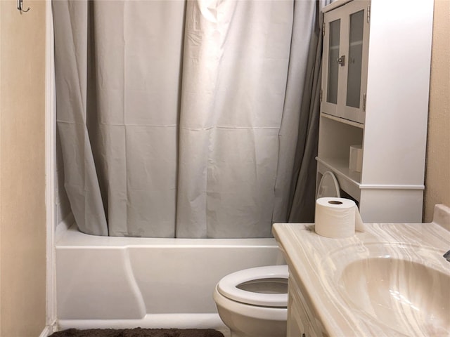 104 Charles Ln, Terrell, TX 75160 - full bath with shower / bath combo with shower curtain and vanity