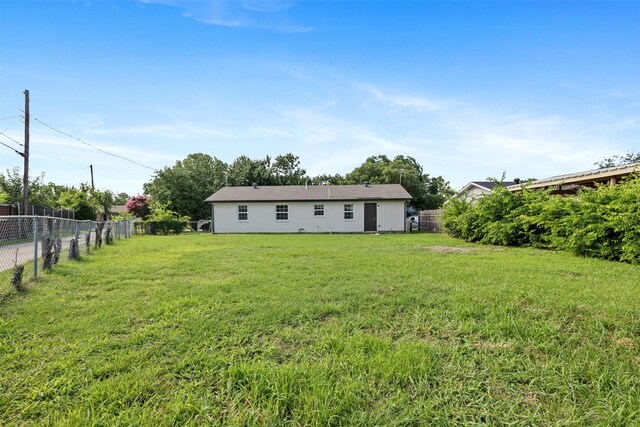 2511 Gregory Dr, Mesquite, TX 75150 - view of fenced backyard