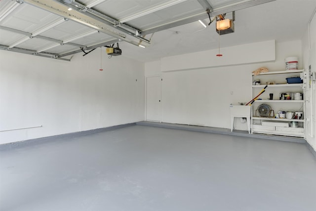 6111 Pinwood Cir, Arlington, TX 76001 - garage featuring a garage door opener