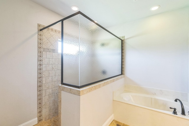 210 Walker Ct N, Waxahachie, TX 75167 - full bath featuring a garden tub and tiled shower