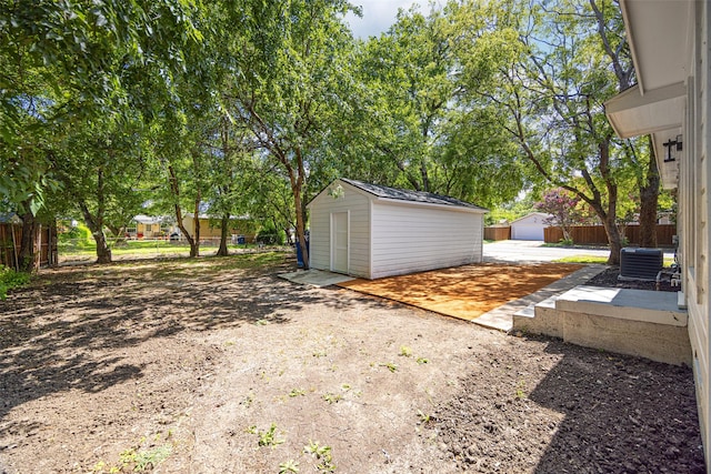 2267 Tealford Dr, Dallas, TX 75228 - view of yard with a storage shed