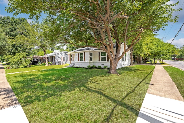 2267 Tealford Dr, Dallas, TX 75228 - view of front of property featuring a front lawn