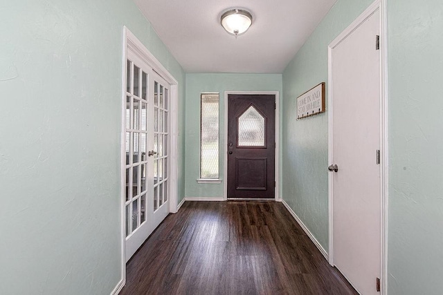 5714 Stage Line Dr, Arlington, TX 76017 - foyer featuring wood finished floors and baseboards