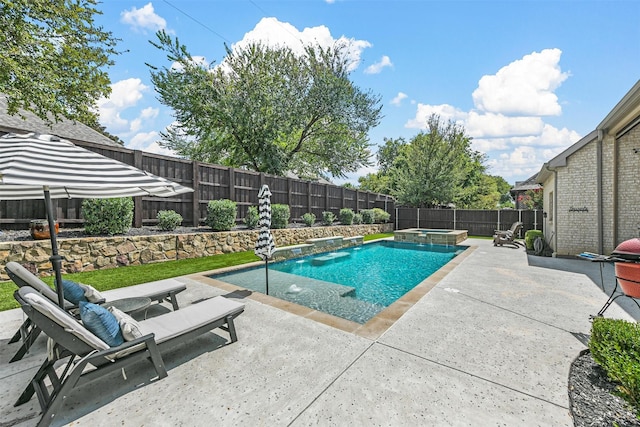 5705 Heron Dr E, Colleyville, TX 76034 - view of swimming pool featuring a fenced backyard, a patio area, and a pool with connected hot tub