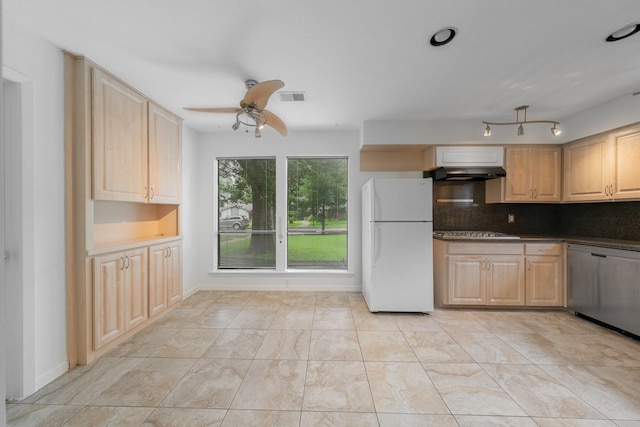 1705 Yorkshire Dr, Richardson, TX 75082 - kitchen featuring appliances with stainless steel finishes, under cabinet range hood, tasteful backsplash, light brown cabinetry, and a ceiling fan