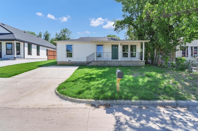 2917 NW Loraine St, Fort Worth, TX 76106 - view of front of house featuring covered porch