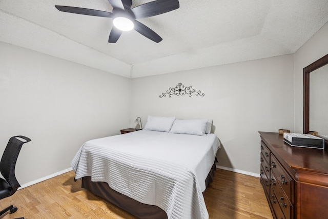 1502 Bette Dr, Mesquite, TX 75149 - bedroom featuring light wood-style floors and ceiling fan