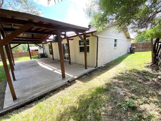 6509 Woodway Dr, Fort Worth, TX 76133 - view of vehicle parking with a fenced backyard