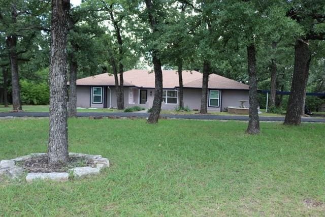 129 Oak Trl, Burleson, TX 76028 - single story home featuring a front yard